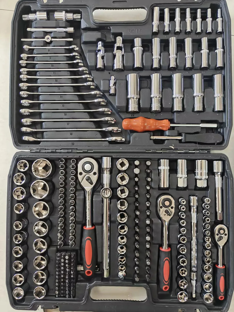 Coffret de clés et douilles pour l'atelier