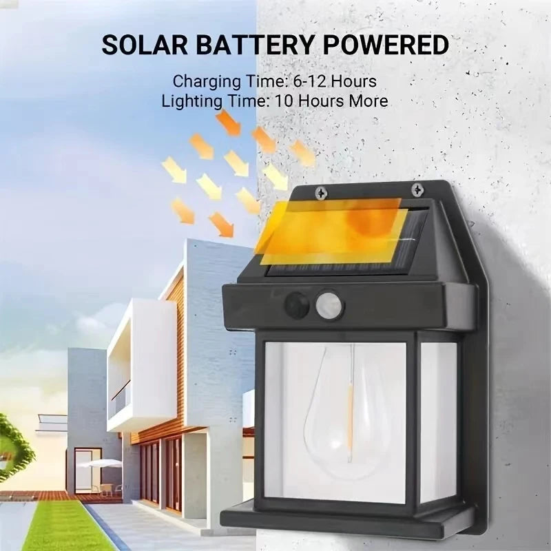 Applique solaire fixée sur un mur extérieur