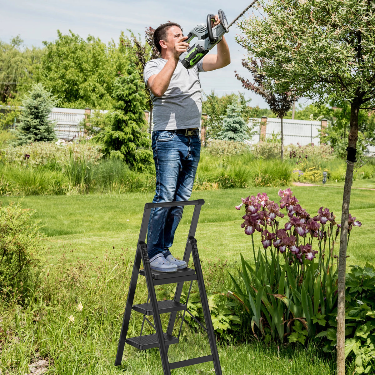 Escabeau avec main courante au jardin – vue 4